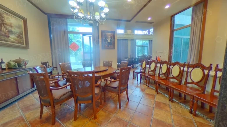 Silver Lake Villa Phase III - View 3