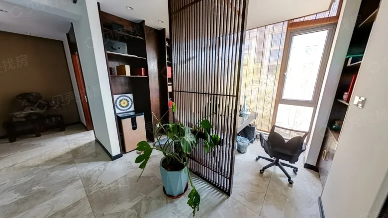 Golden Summit Bay Garden - View 2