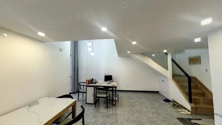 Gate of the World, Tianshan - View 1