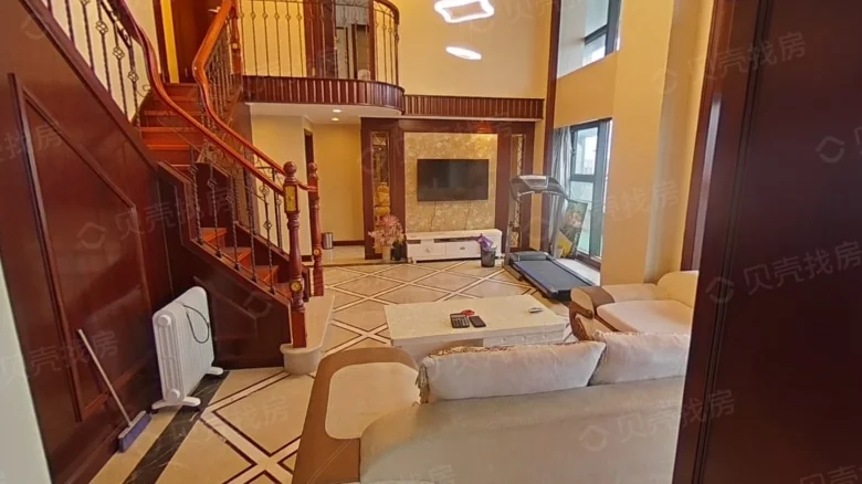 Junshang Golden Seat - View 3