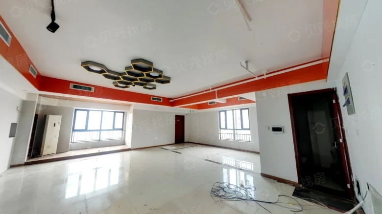 Poly Center Golden Street - View 3