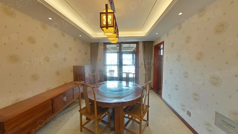 Curved River Public Mansion and Courtyard - View 3