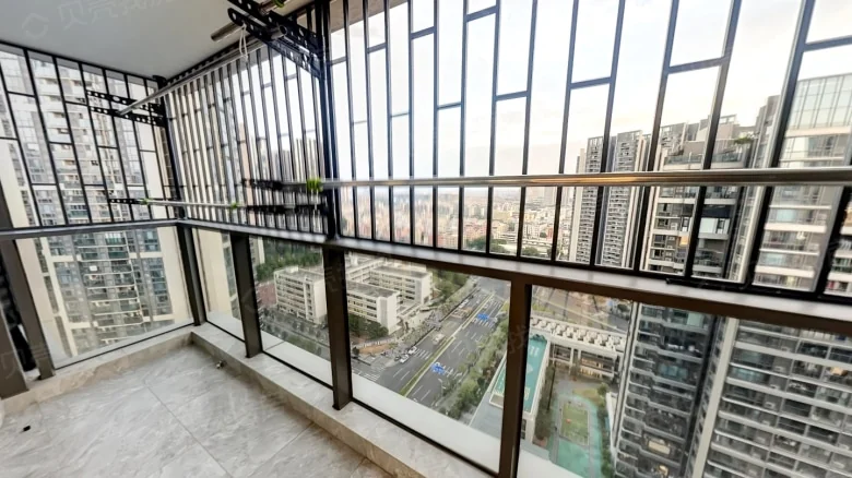 Polytery Hall Plaza - View 5