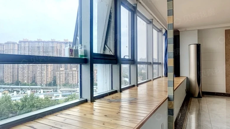 Bright Lake Plaza - View 5