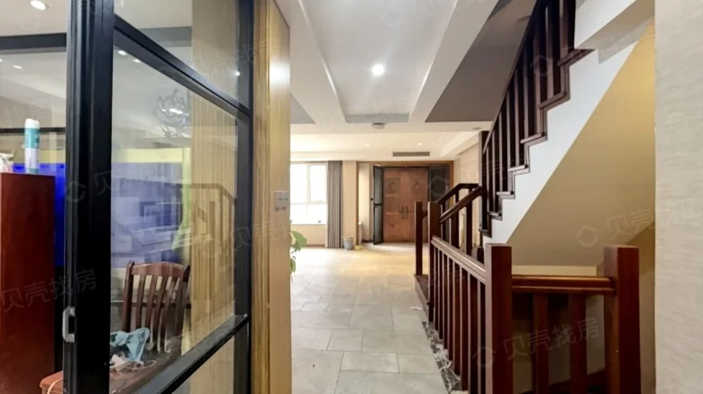 Dang Tang Family Mansion - View 3