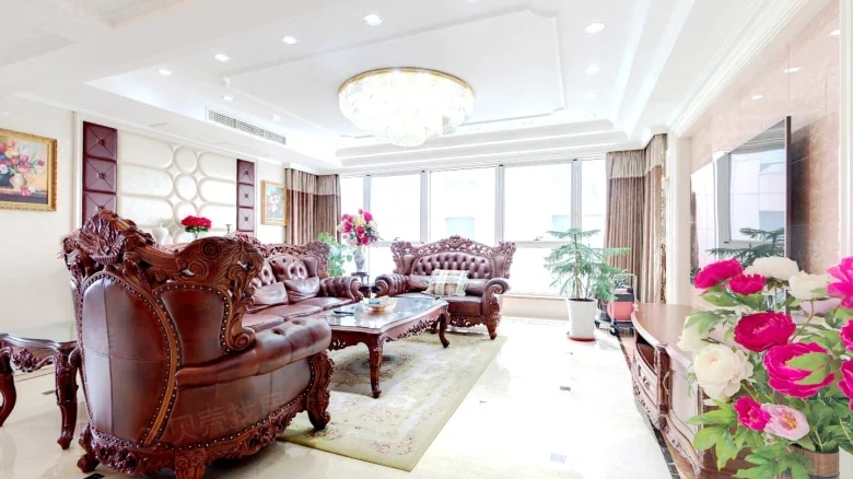 Purple Mansion Apartment - View 4