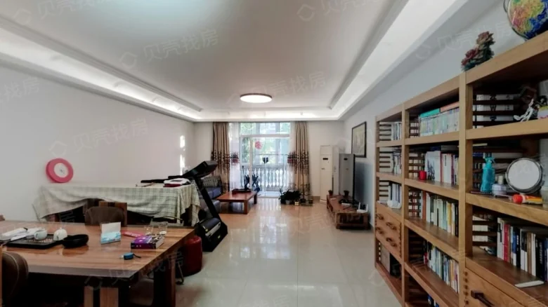 Round Bright Garden Villa - View 1