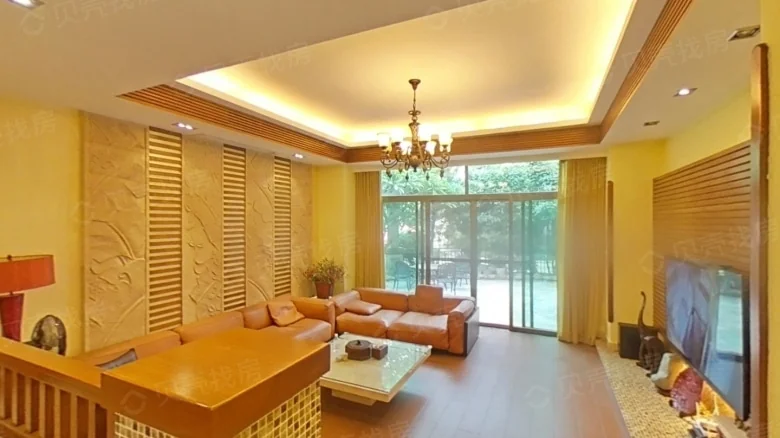 Nanh Lake Ban Mountain Grand Court - View 1