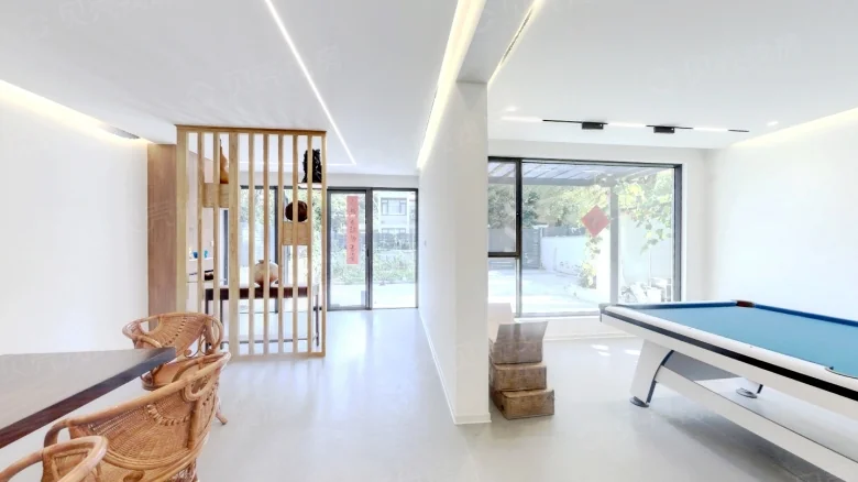 Dream Lake Villa莊 is typically how it would be rendered in English, keeping - View 5