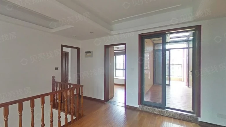 Viewsea Wave Court - View 1