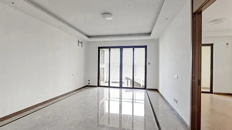 Longhu Risheng Yijing - View 2