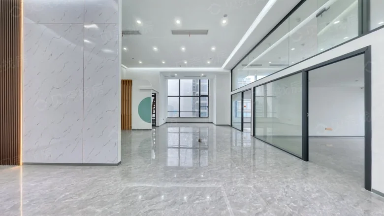 Yangtze Center Cloud Mansion - View 1