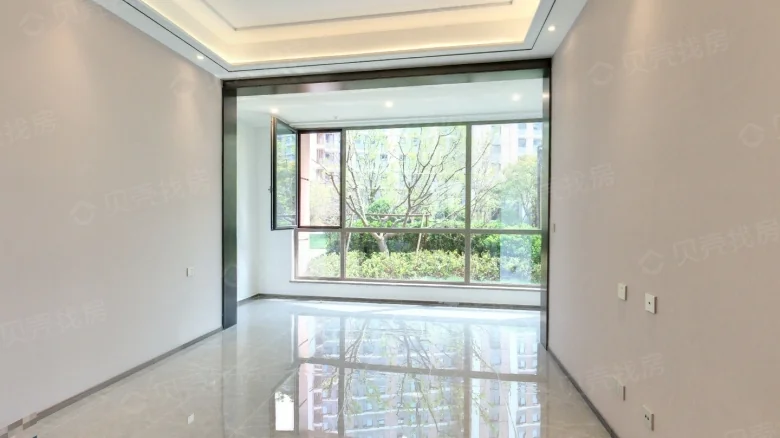 Lakeside Elegance Phase I - View 3