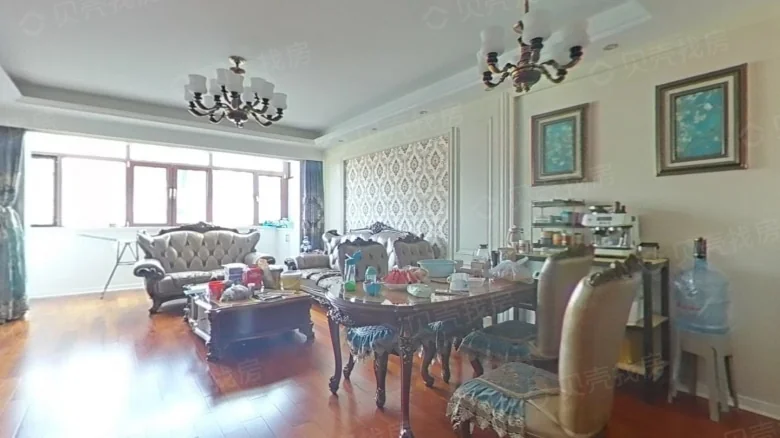 HeDaXiYue الفندكسية The direct translation does not form a coherent English compound name, so phonetic representation is provided. For better integration into an English context, it could be adapted as - View 1