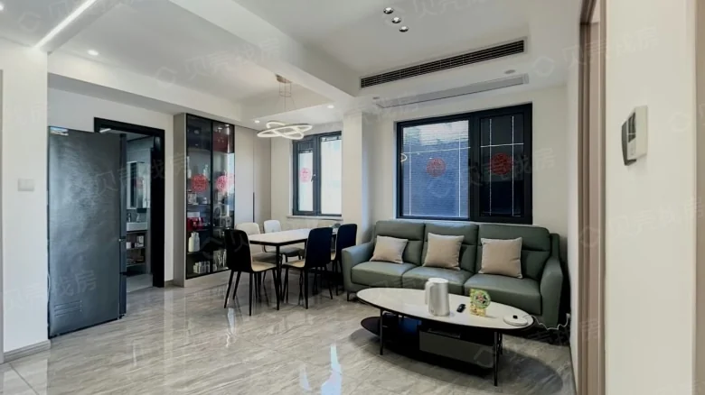 Ruichuang Changjiang Ying" translates to "MegaForce River View". - View 1