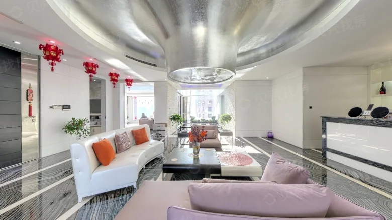 Sky-Piercing Rock - View 4