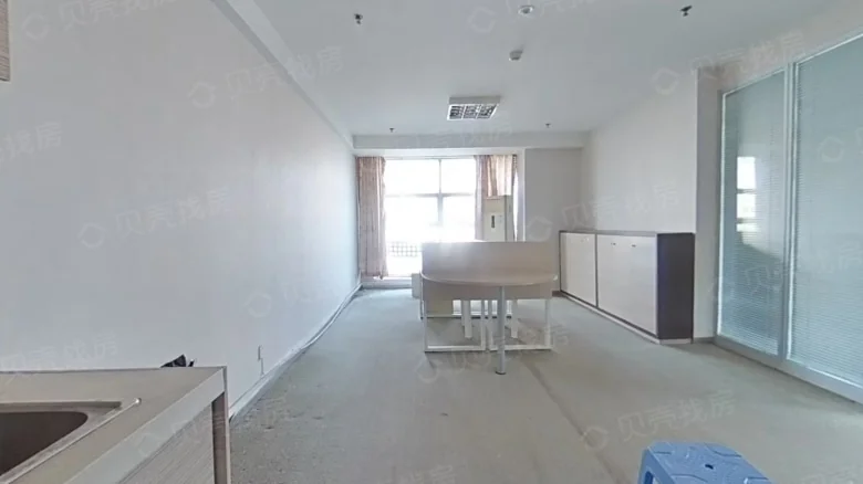 Purple Sky International Apartment - View 1