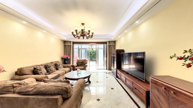 Purple Gold East Domain - View 5