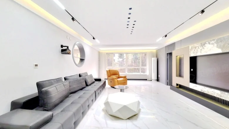 Crystal Garden at Lakeville Regency - View 2