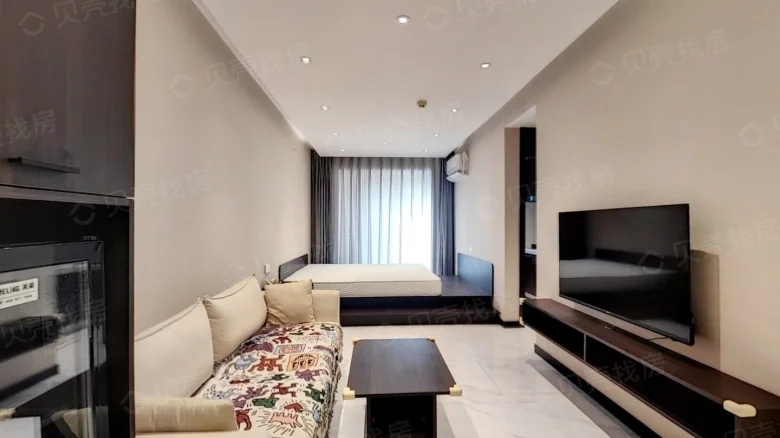 Central Right Family Members - View 1