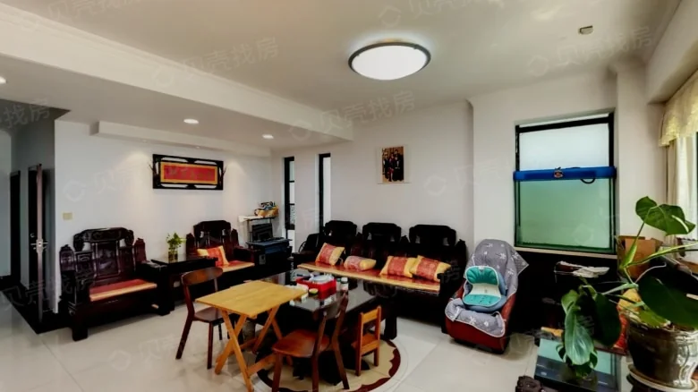 New Xiangxi Householder - View 1