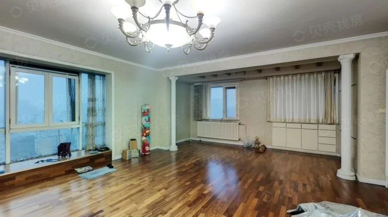 Yinzuo Crystal International - View 2