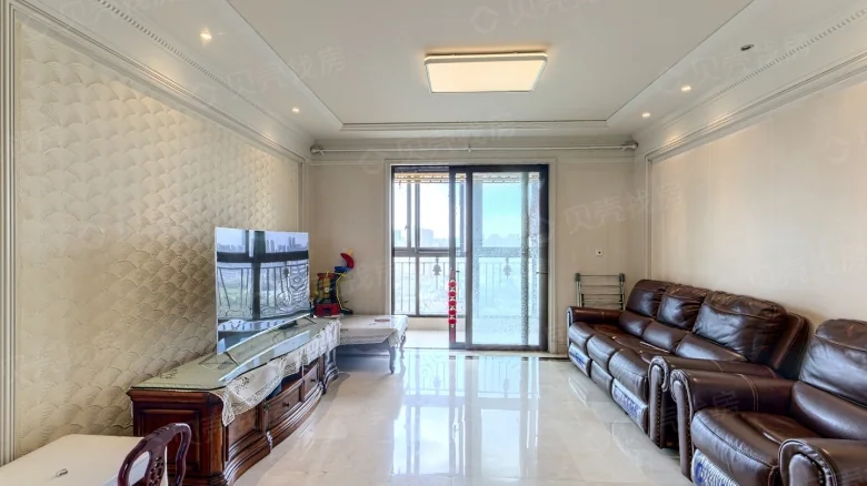 Crown Grandeur Residence - View 2