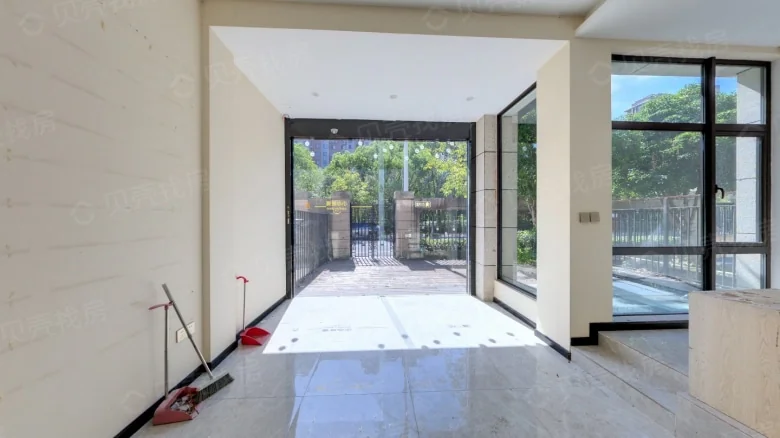 Golden Bridge Mansion - View 5