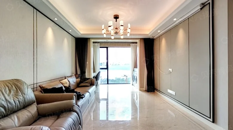 Lihu Jinmao Mansion - View 1