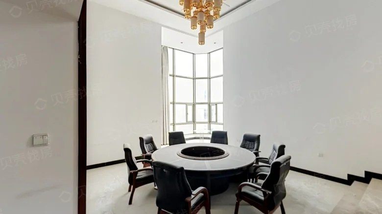 Royal Oriental - View 2