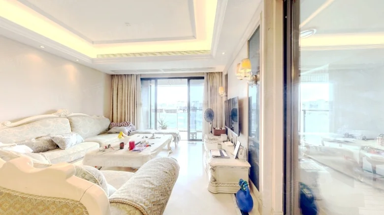 Ruital Lakeview Court - View 2