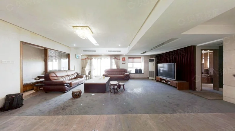 Grand Vista Residence - View 2