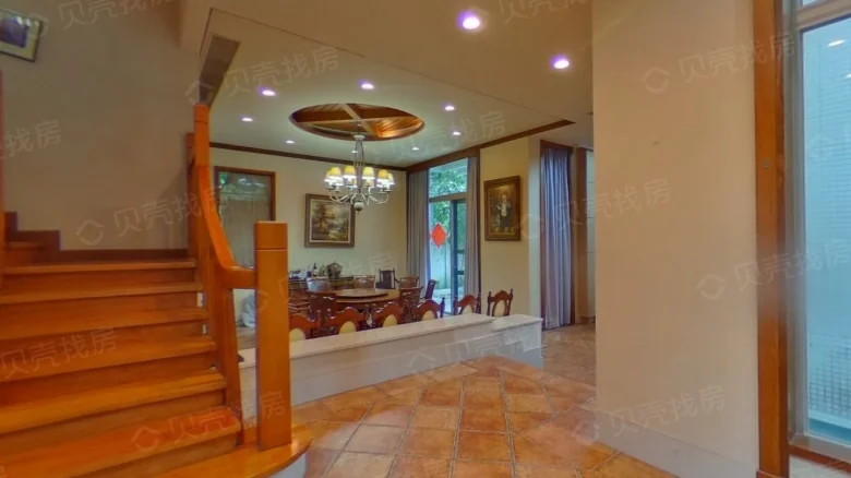 Silver Lake Villa Phase III - View 1