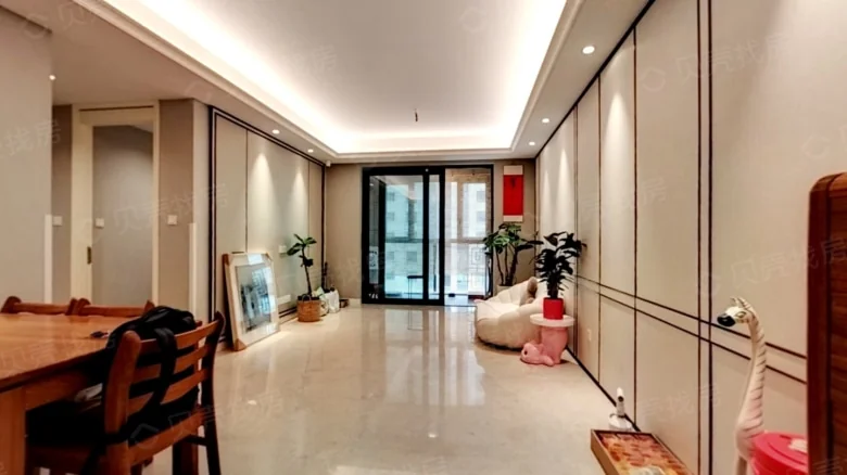 Lihu Jinmao Mansion - View 2