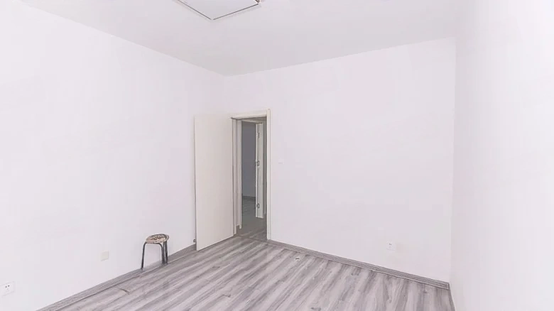 Aurora Manor Court - View 10