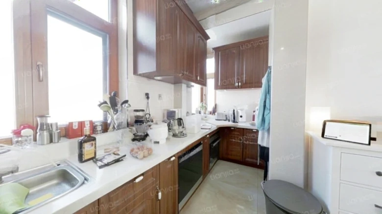 High-Tech Garden Residence - View 6