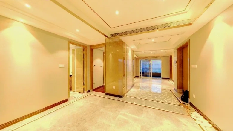 Luxury Courtyard Residence - View 5