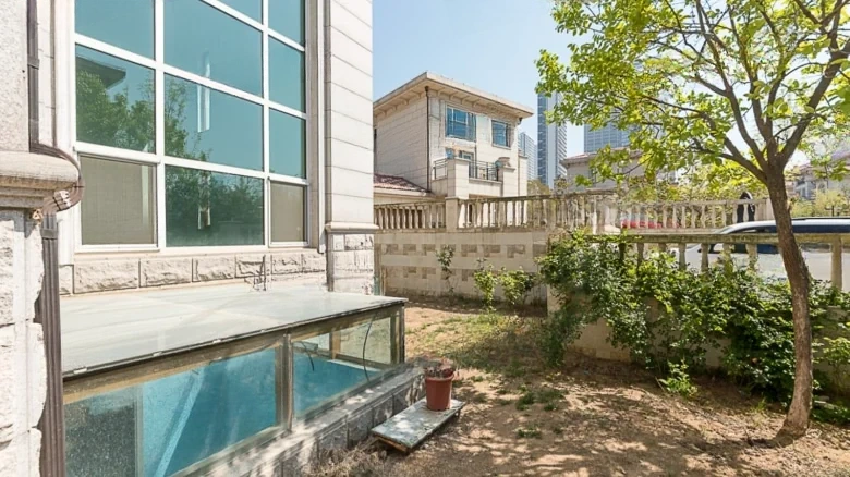 Aurora Manor Court - View 30