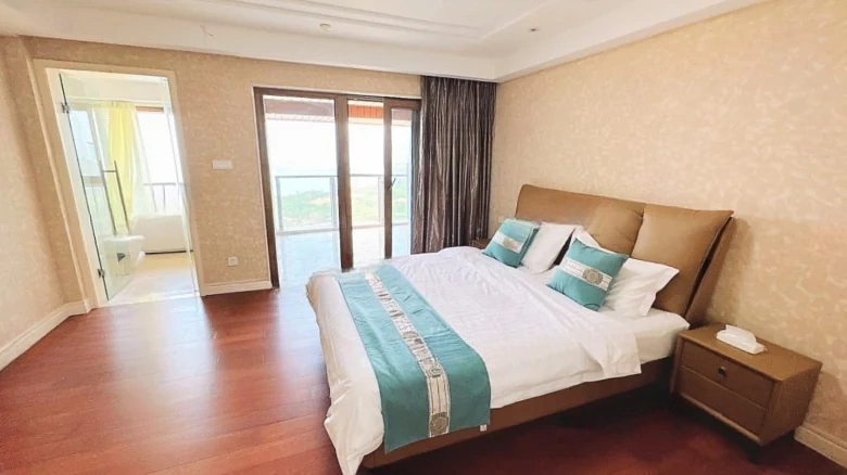 Half Mountain Peninsula Central Sea View Boulevard - View 3