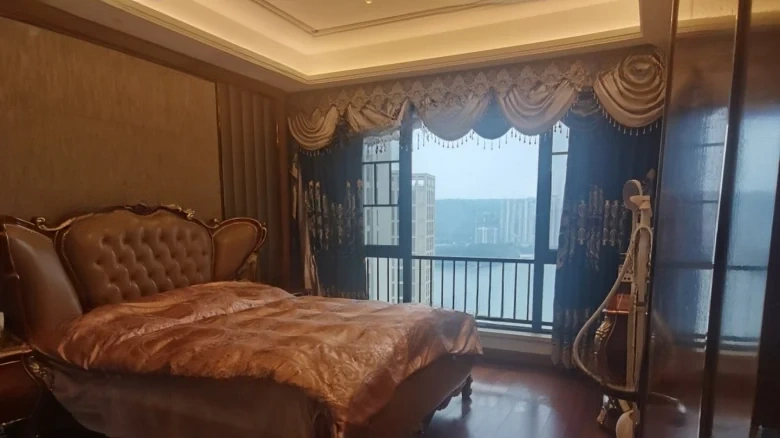 Peony Vessel - View 4