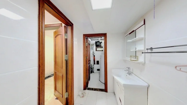 Zhonghai Shang Hu Shi Jia - View 18