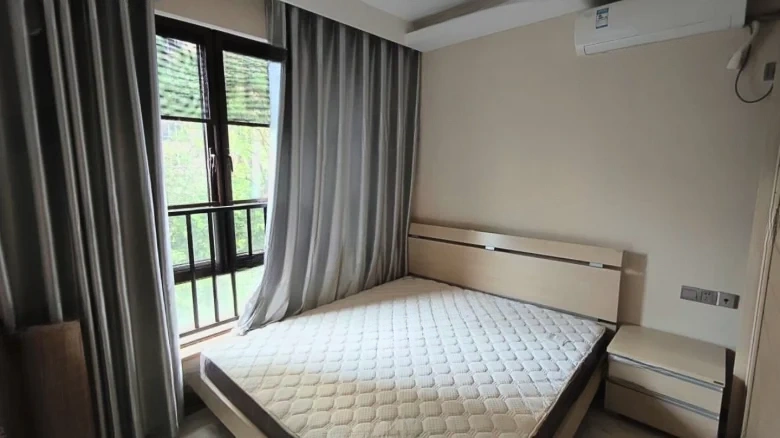 HeHong · Holiday Sunshine - View 3