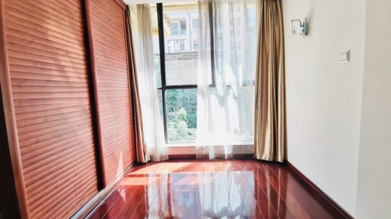 Dianchi Wei Cheng Yanlan Bay - View 3