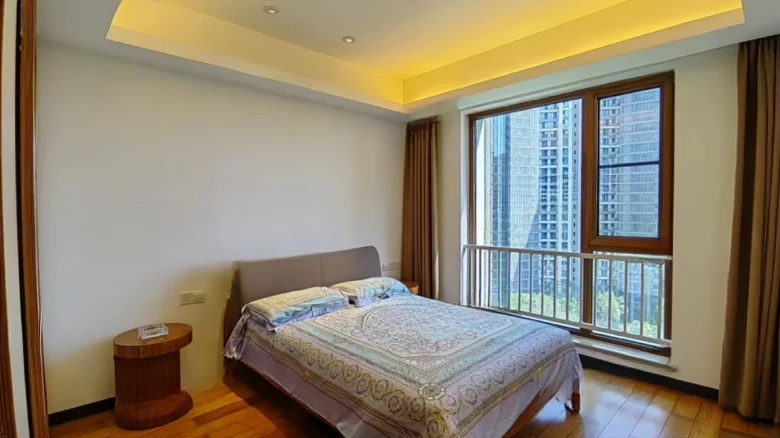 Half Mountain Peninsula - View 2