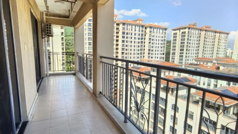 Peninsula Blue Bay - View 2