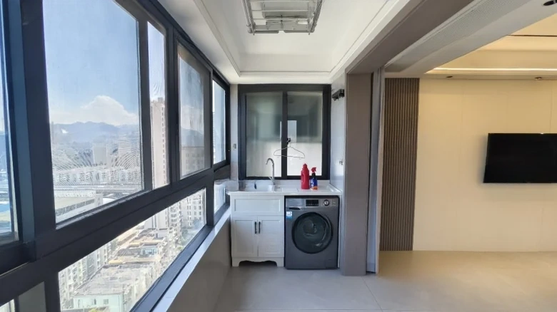 Old Palace Rear Brocade Garden - View 12