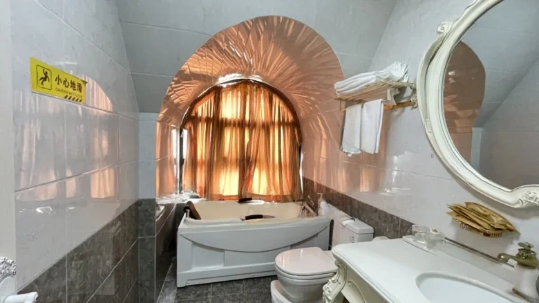 Champagne Town - View 19