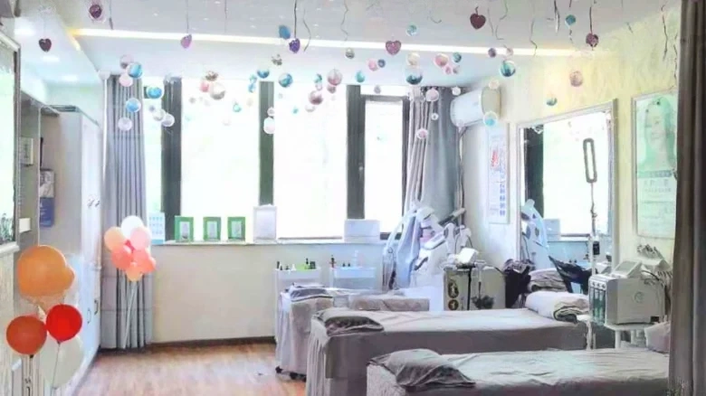 Evergrande Jade Mansion Courtyard - View 3