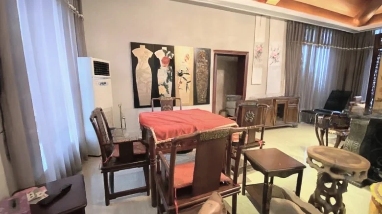 West Suburbs Manor - View 2