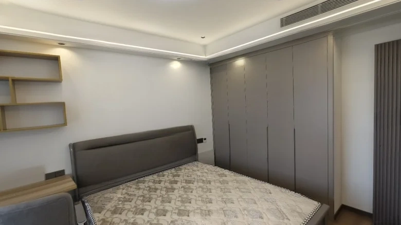 Old Palace Rear Brocade Garden - View 5